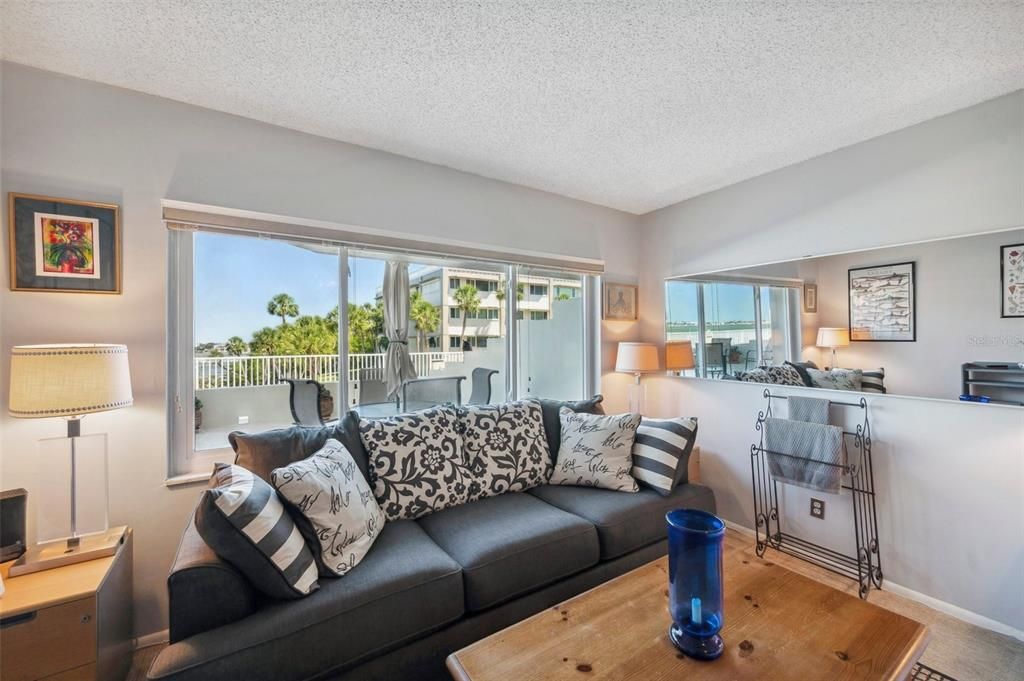 En Venta: $439,900 (2 camas, 2 baños, 1580 Pies cuadrados)