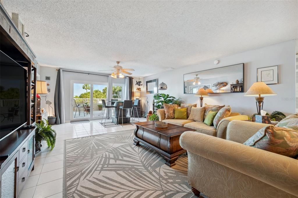 En Venta: $439,900 (2 camas, 2 baños, 1580 Pies cuadrados)