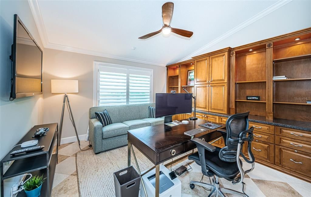 合同活跃: $3,599,000 (4 贝兹, 3 浴室, 3310 平方英尺)