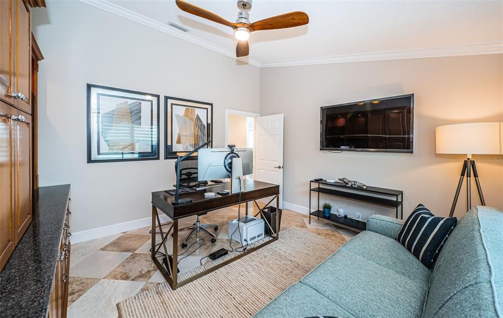 合同活跃: $3,599,000 (4 贝兹, 3 浴室, 3310 平方英尺)