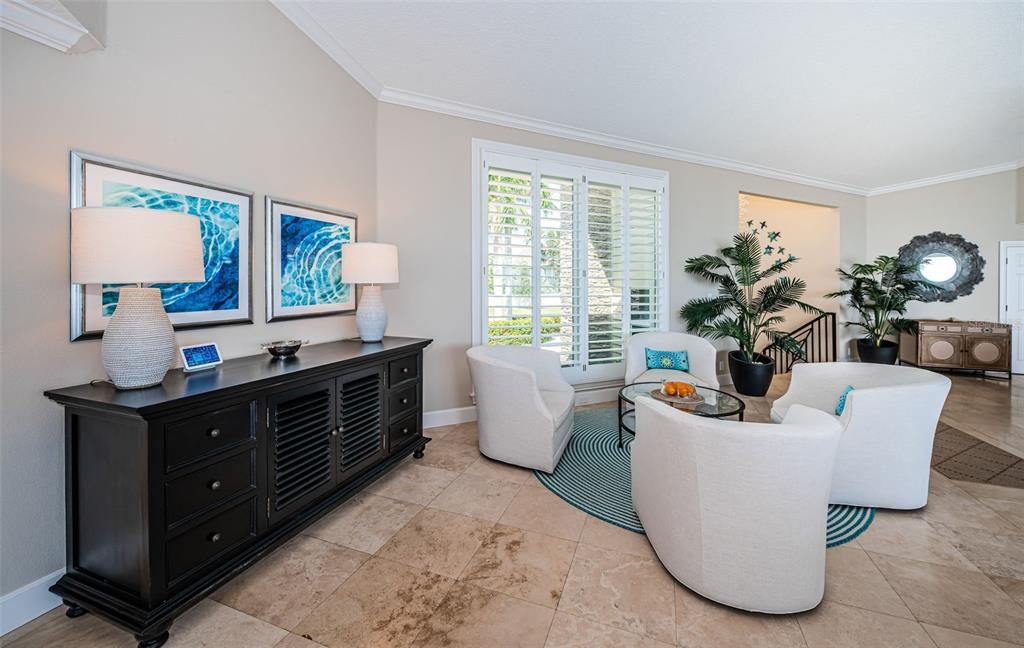 合同活跃: $3,599,000 (4 贝兹, 3 浴室, 3310 平方英尺)