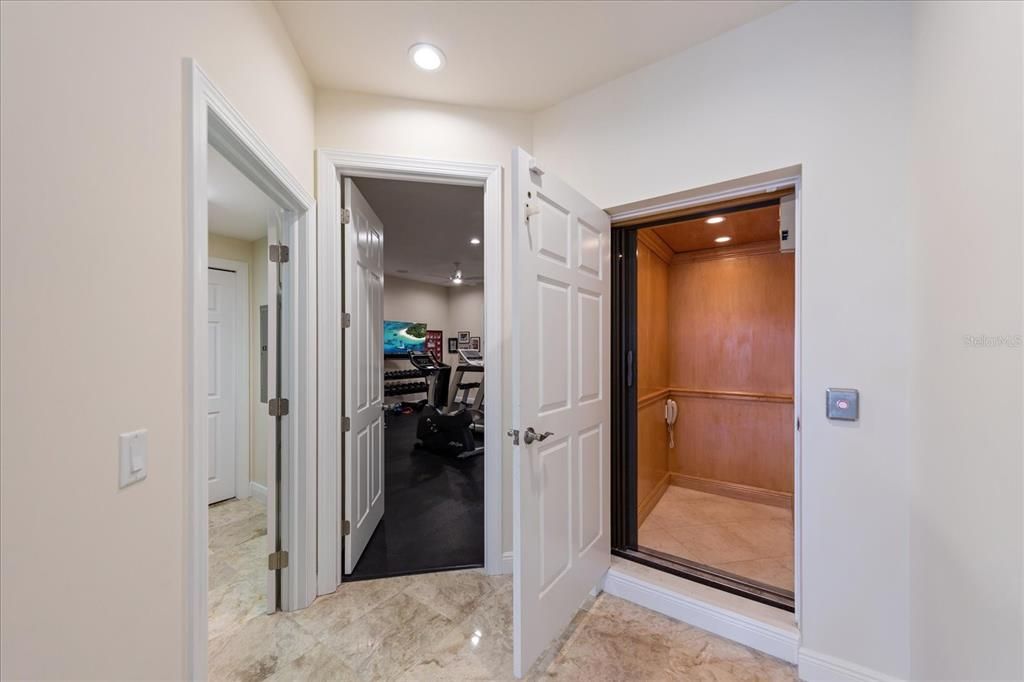 На продажу: $2,400,000 (4 спален, 4 ванн, 3642 Квадратных фут)