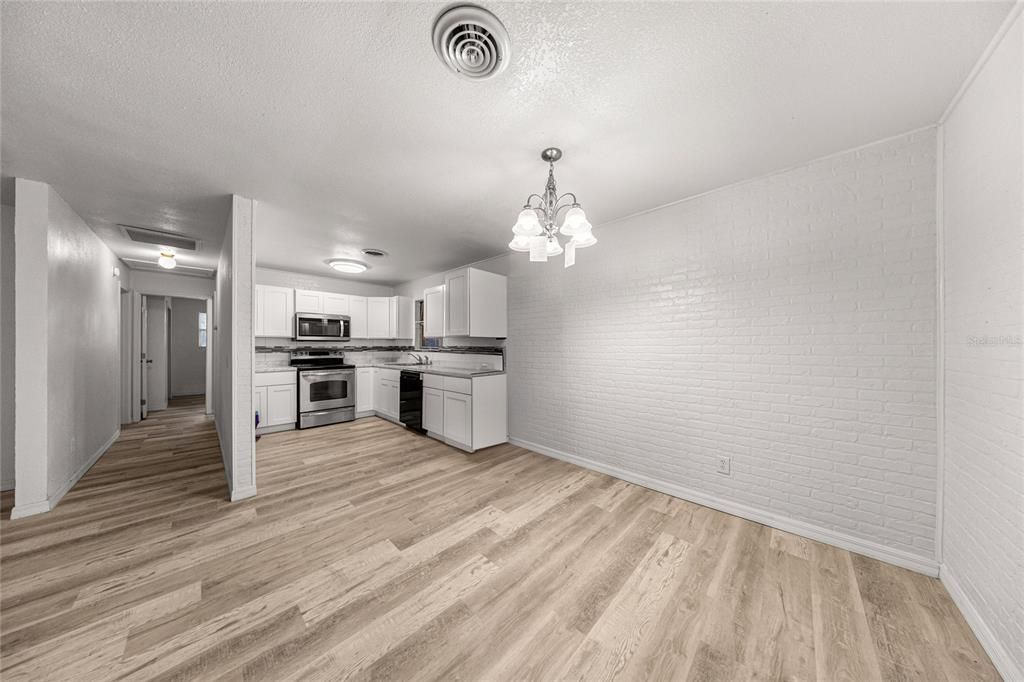 待售: $172,900 (3 贝兹, 2 浴室, 1112 平方英尺)