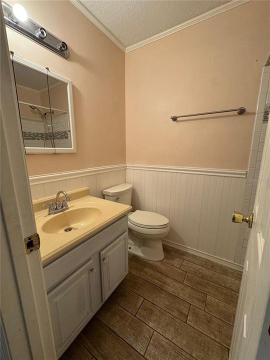 For Rent: $2,000 (2 beds, 2 baths, 962 Square Feet)