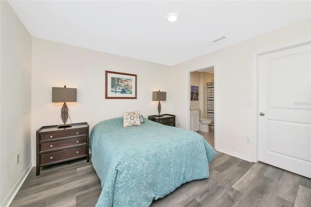 En Venta: $321,900 (3 camas, 2 baños, 1232 Pies cuadrados)