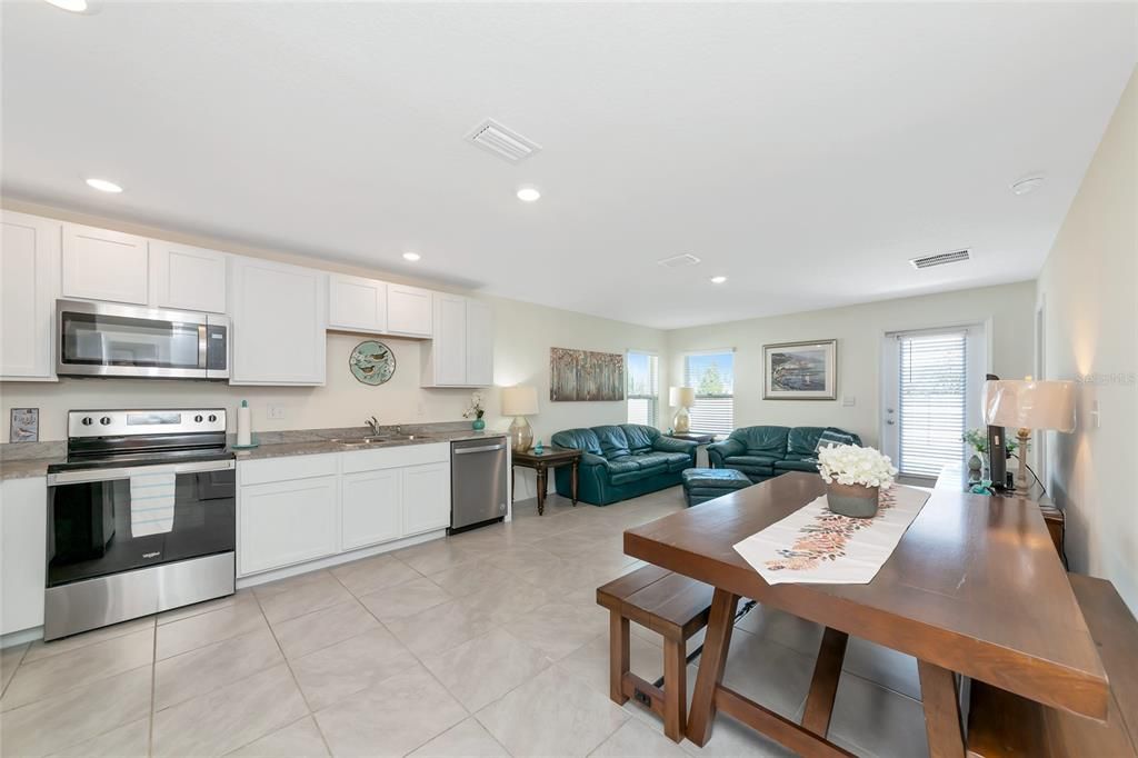 En Venta: $321,900 (3 camas, 2 baños, 1232 Pies cuadrados)