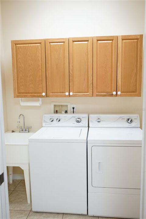 На продажу: $213,000 (2 спален, 2 ванн, 1194 Квадратных фут)