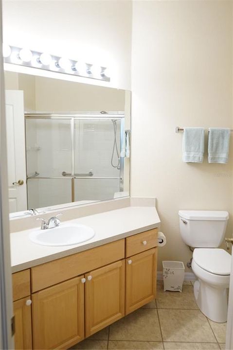 На продажу: $213,000 (2 спален, 2 ванн, 1194 Квадратных фут)