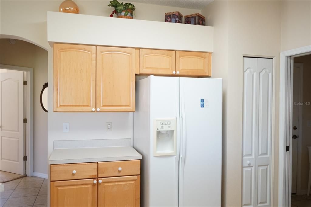 На продажу: $213,000 (2 спален, 2 ванн, 1194 Квадратных фут)