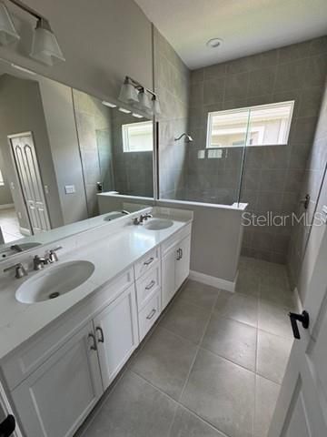 Под контрактом: $285,584 (2 спален, 2 ванн, 1395 Квадратных фут)