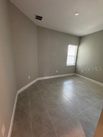 Под контрактом: $285,584 (2 спален, 2 ванн, 1395 Квадратных фут)