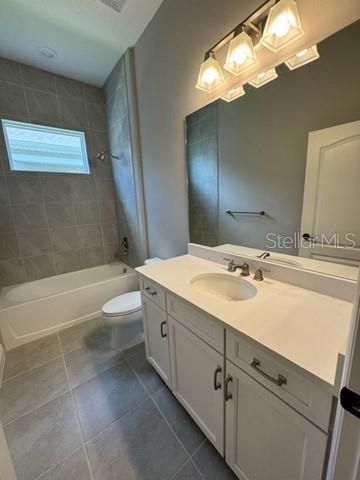 Под контрактом: $285,584 (2 спален, 2 ванн, 1395 Квадратных фут)