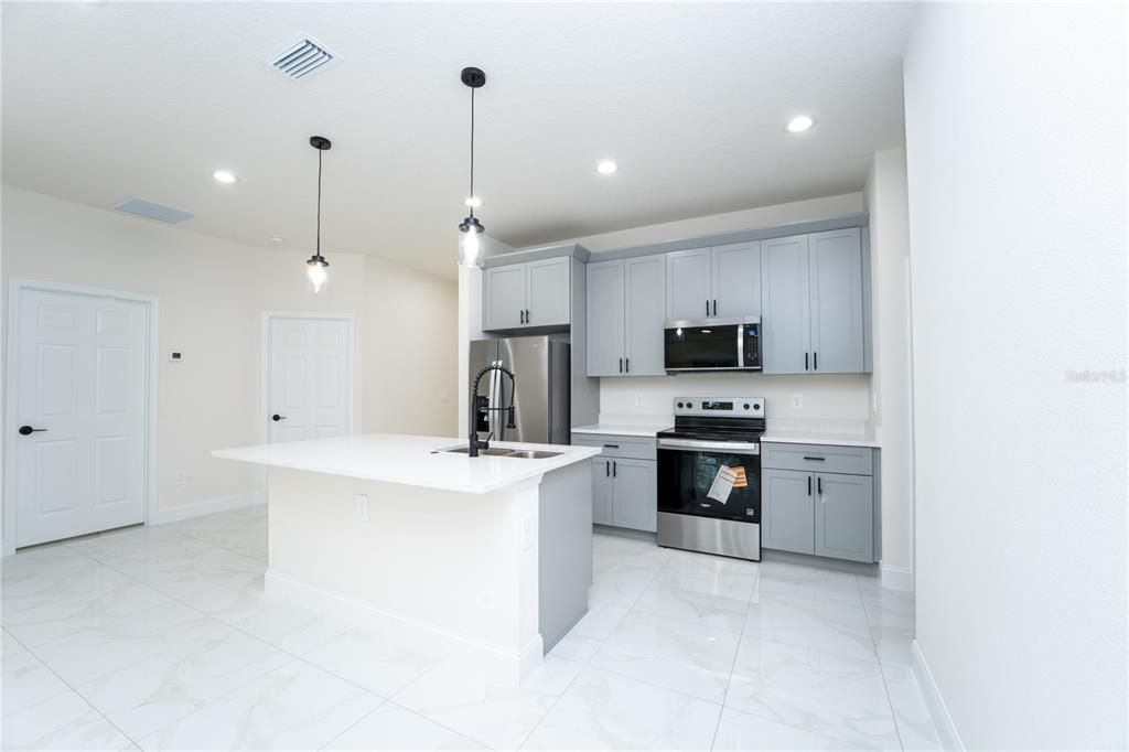 For Sale: $340,000 (4 beds, 2 baths, 1535 Square Feet)