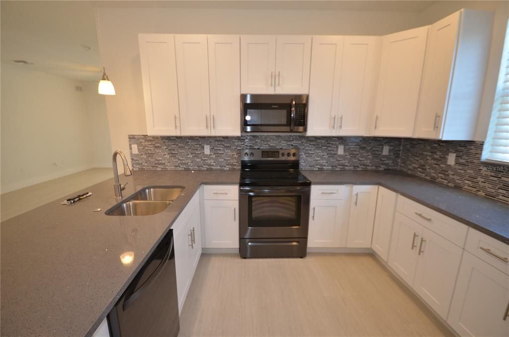 En Venta: $599,000 (5 camas, 0 baños, 2619 Pies cuadrados)