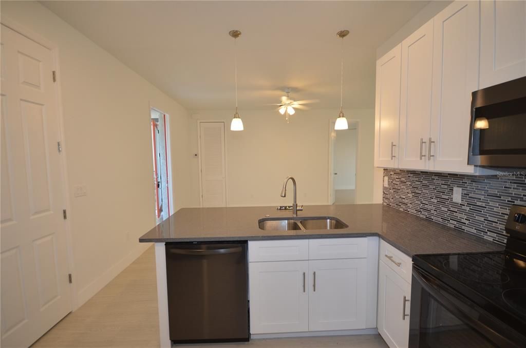 En Venta: $599,000 (5 camas, 0 baños, 2619 Pies cuadrados)