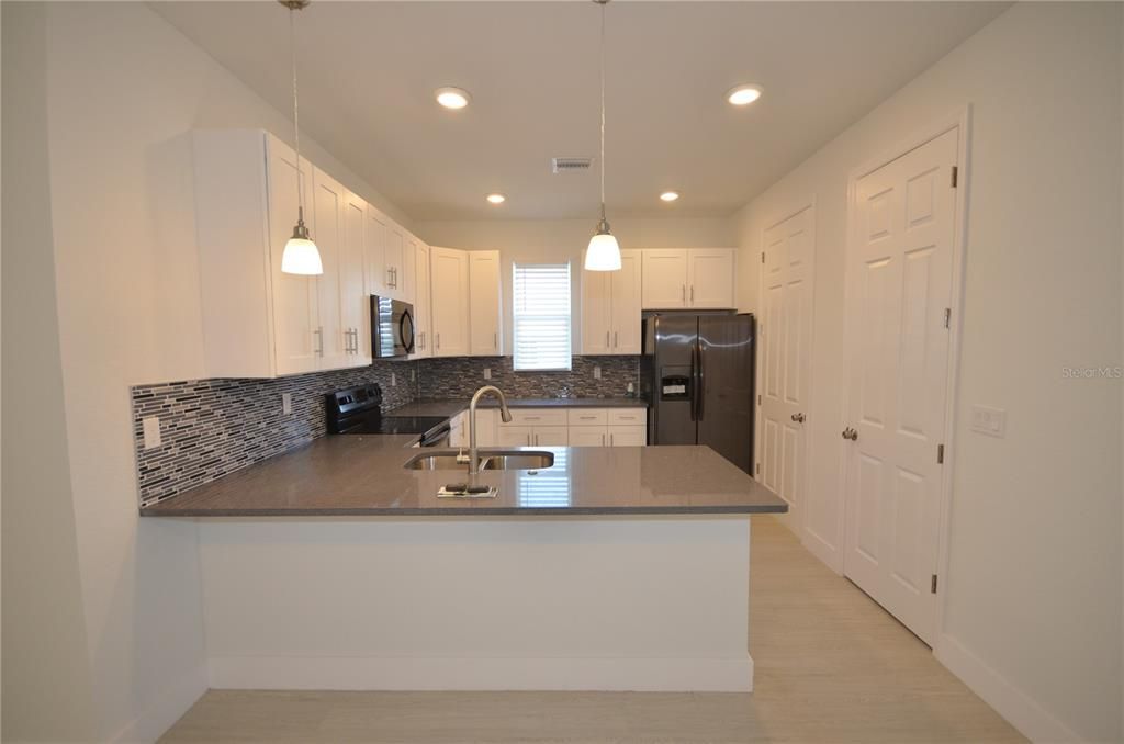 En Venta: $599,000 (5 camas, 0 baños, 2619 Pies cuadrados)