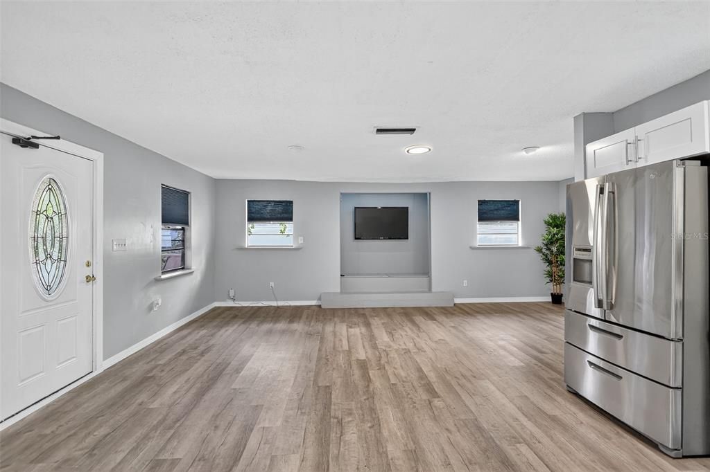 For Sale: $515,000 (3 beds, 2 baths, 1466 Square Feet)