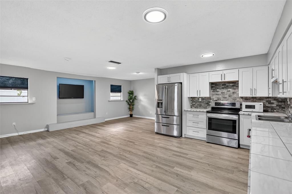 For Sale: $515,000 (3 beds, 2 baths, 1466 Square Feet)