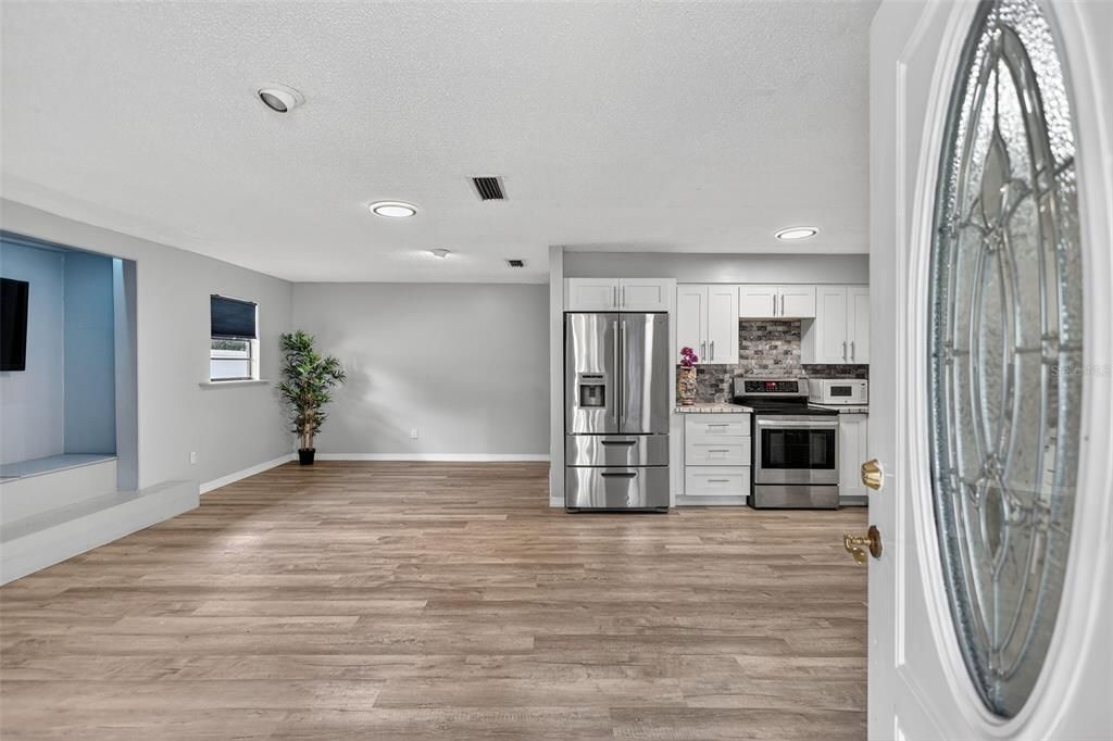 For Sale: $515,000 (3 beds, 2 baths, 1466 Square Feet)