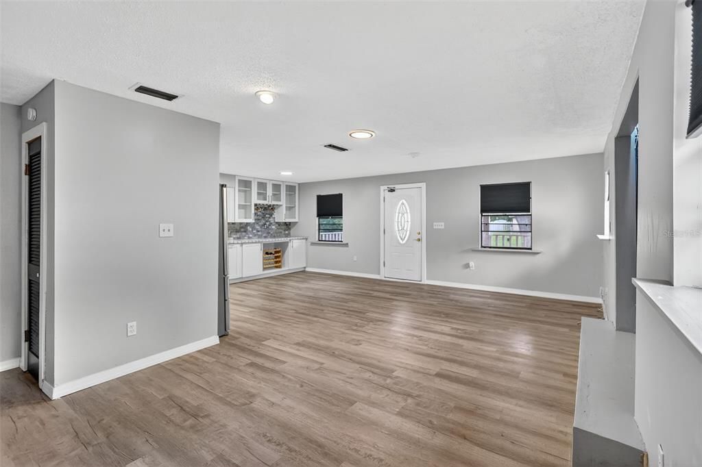 For Sale: $515,000 (3 beds, 2 baths, 1466 Square Feet)