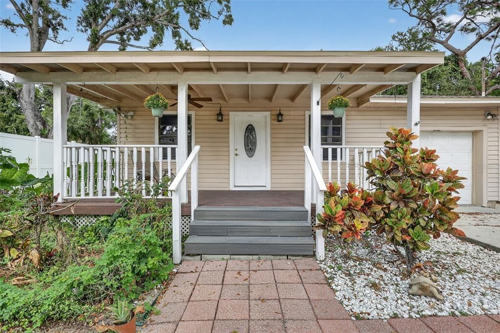 For Sale: $515,000 (3 beds, 2 baths, 1466 Square Feet)