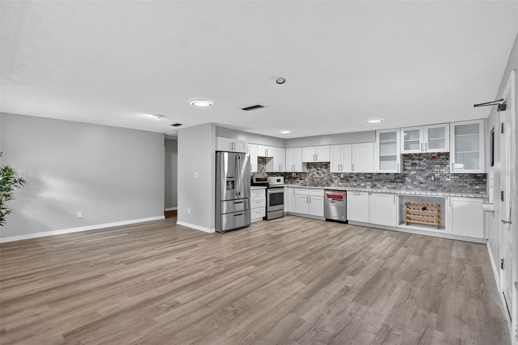 For Sale: $515,000 (3 beds, 2 baths, 1466 Square Feet)