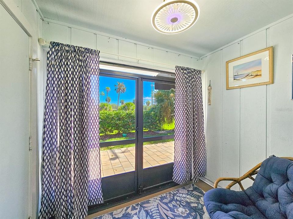 Active With Contract: $299,000 (2 beds, 2 baths, 947 Square Feet)