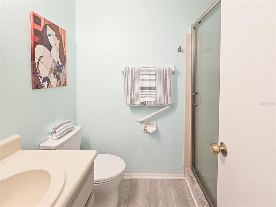 Active With Contract: $299,000 (2 beds, 2 baths, 947 Square Feet)