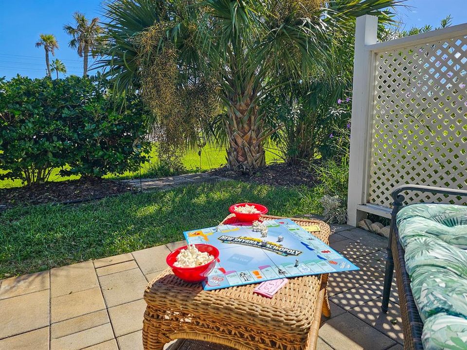 Active With Contract: $299,000 (2 beds, 2 baths, 947 Square Feet)