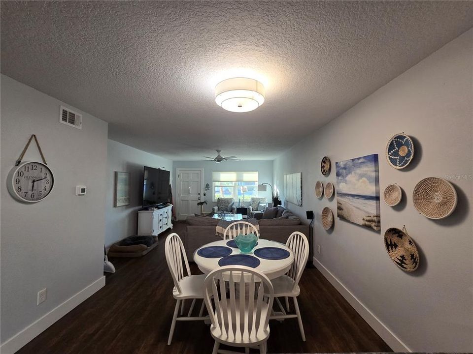 出租: $1,875 (2 贝兹, 2 浴室, 1235 平方英尺)