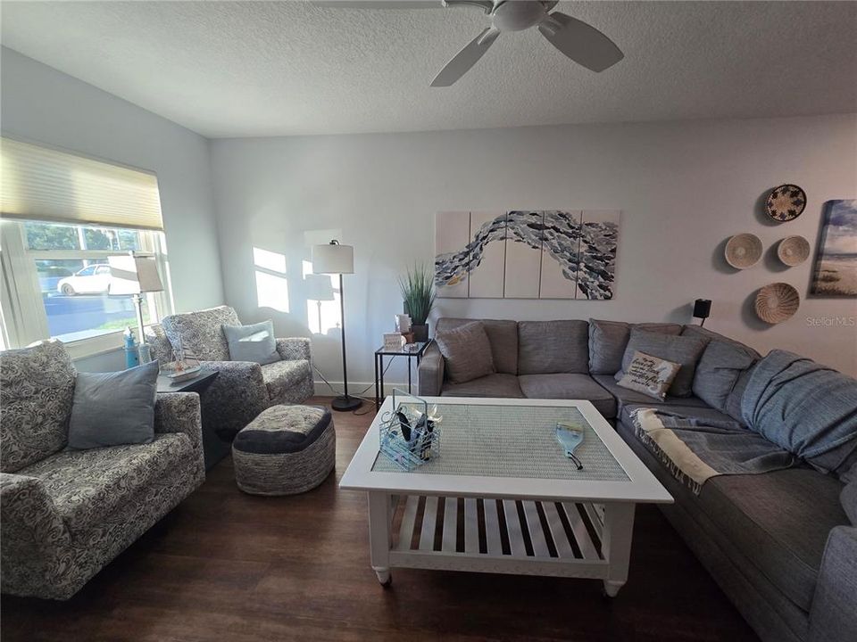 出租: $1,875 (2 贝兹, 2 浴室, 1235 平方英尺)