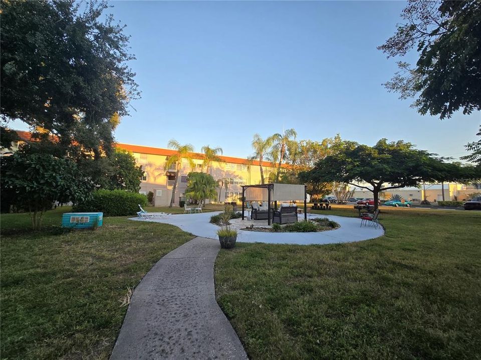 出租: $1,875 (2 贝兹, 2 浴室, 1235 平方英尺)