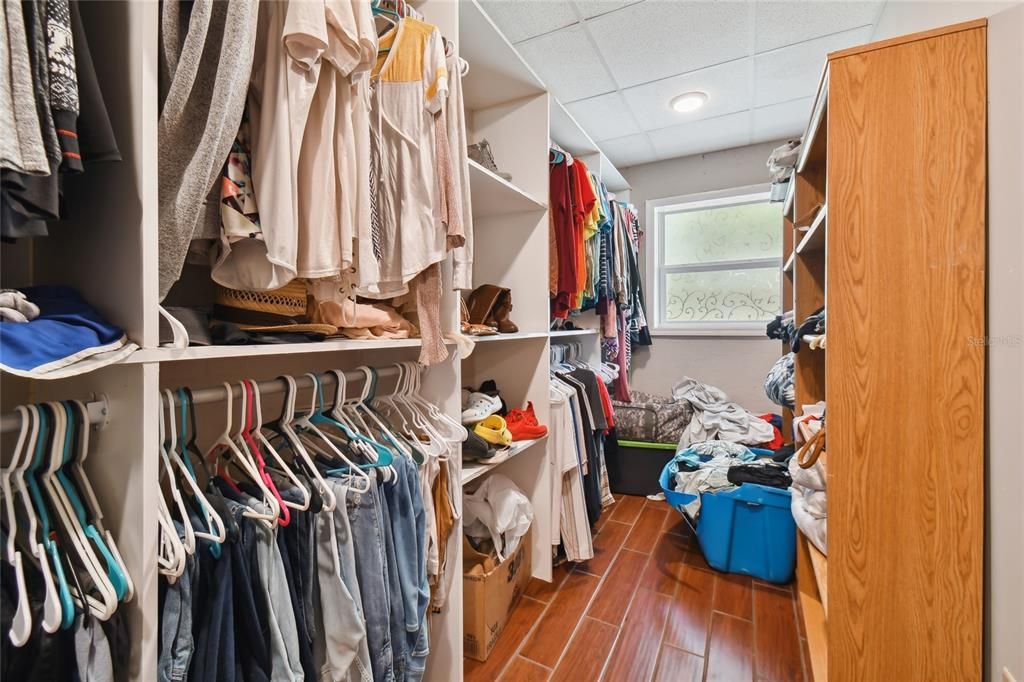 For Sale: $559,900 (3 beds, 2 baths, 1443 Square Feet)