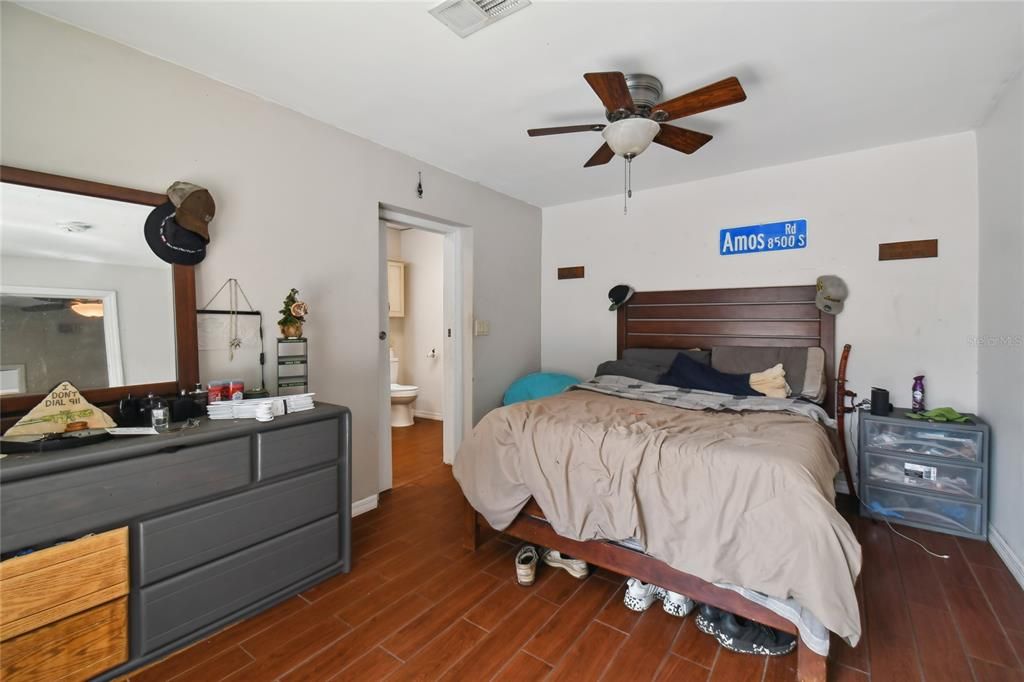 For Sale: $559,900 (3 beds, 2 baths, 1443 Square Feet)