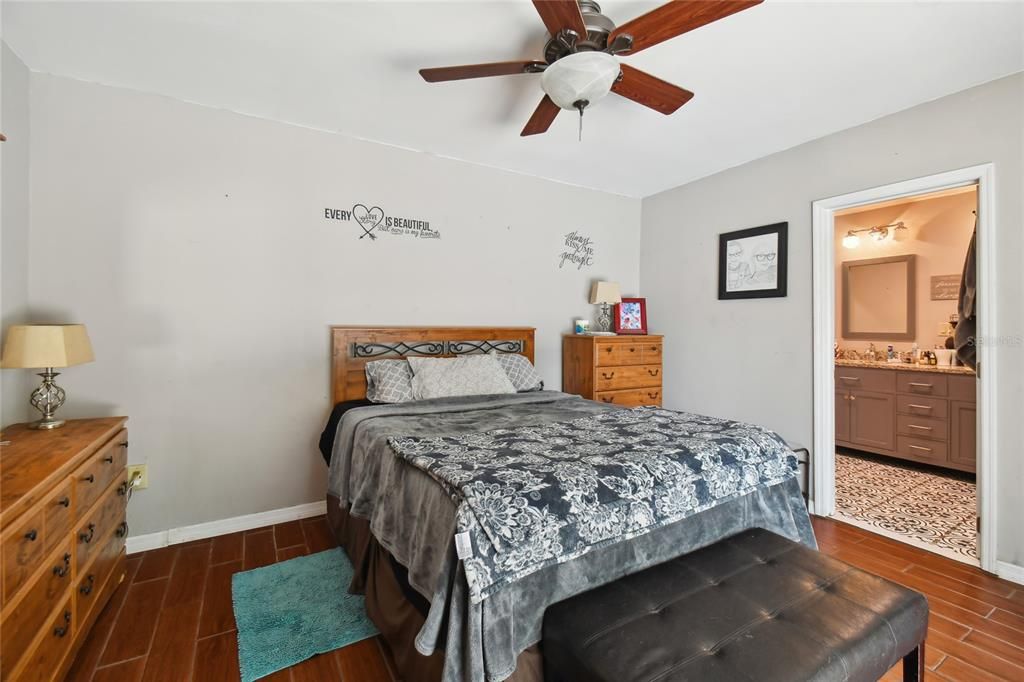 For Sale: $559,900 (3 beds, 2 baths, 1443 Square Feet)