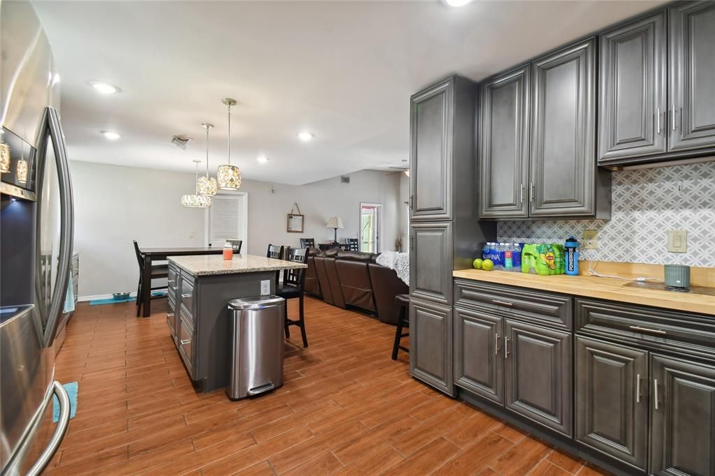 For Sale: $559,900 (3 beds, 2 baths, 1443 Square Feet)