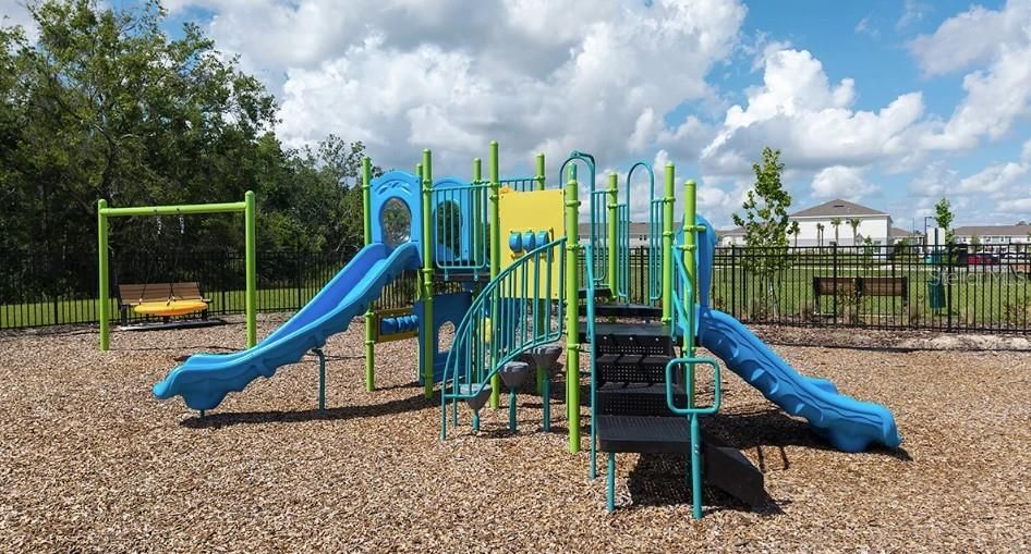 Active With Contract: $236,000 (2 beds, 2 baths, 1219 Square Feet)