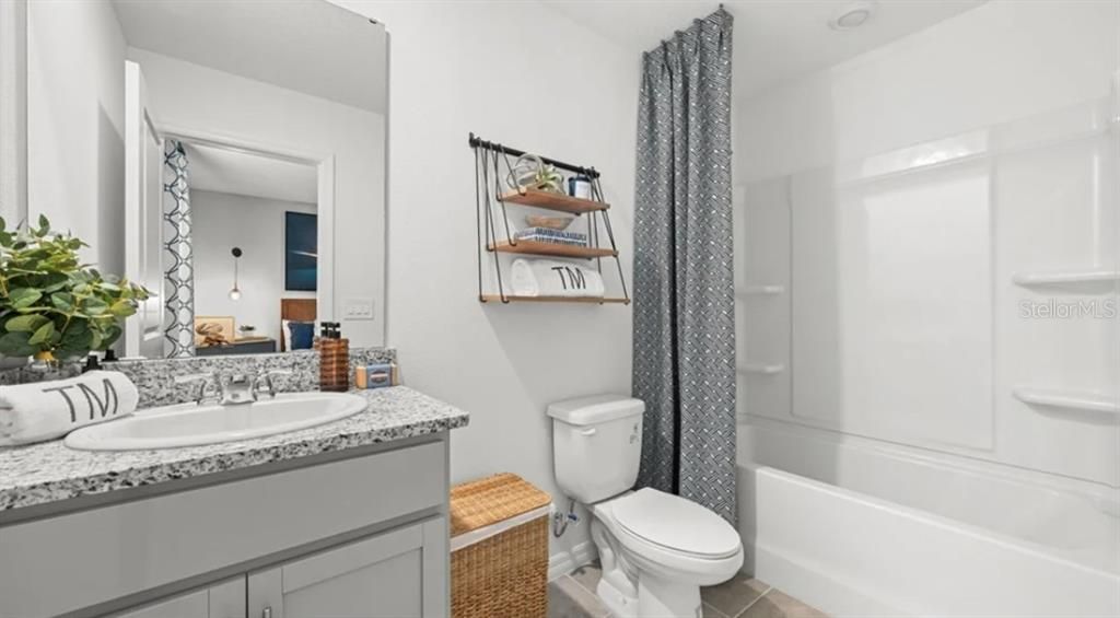 Active With Contract: $236,000 (2 beds, 2 baths, 1219 Square Feet)