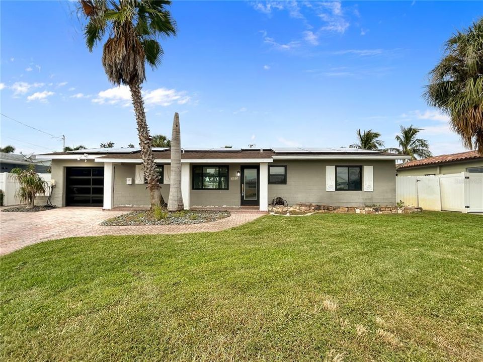 合同活跃: $775,000 (3 贝兹, 3 浴室, 1608 平方英尺)