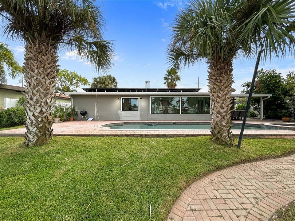 合同活跃: $775,000 (3 贝兹, 3 浴室, 1608 平方英尺)