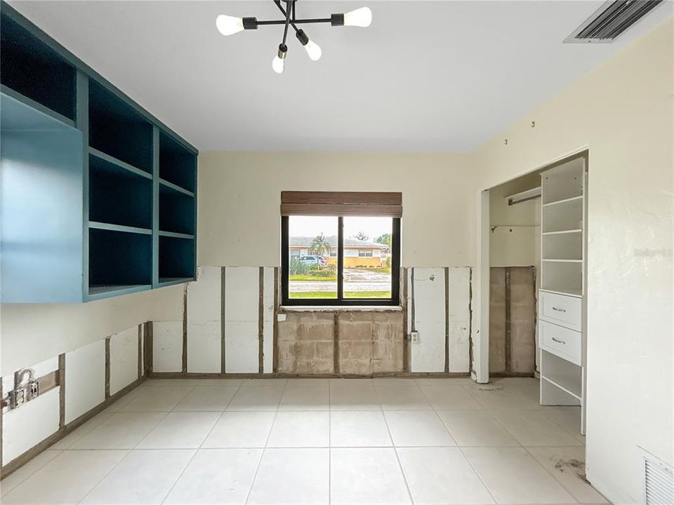 合同活跃: $775,000 (3 贝兹, 3 浴室, 1608 平方英尺)