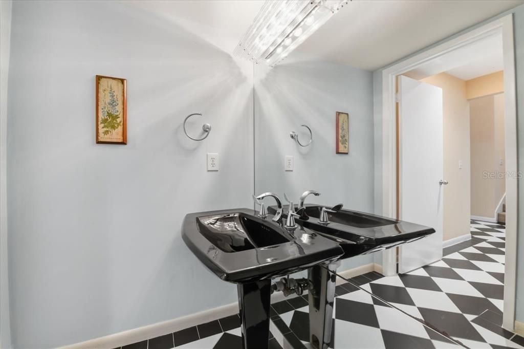 For Sale: $1,459,000 (4 beds, 3 baths, 4643 Square Feet)