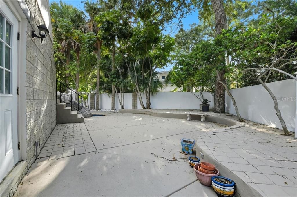 For Sale: $1,459,000 (4 beds, 3 baths, 4643 Square Feet)