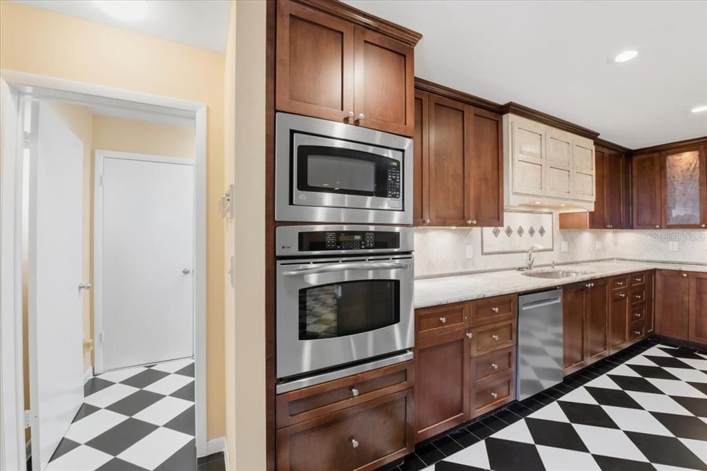 For Sale: $1,459,000 (4 beds, 3 baths, 4643 Square Feet)