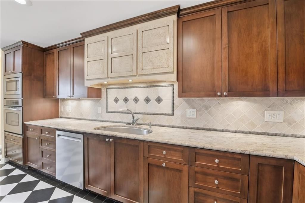 For Sale: $1,459,000 (4 beds, 3 baths, 4643 Square Feet)