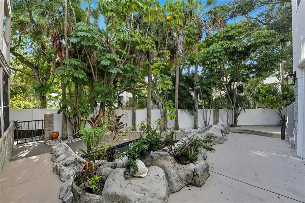 For Sale: $1,459,000 (4 beds, 3 baths, 4643 Square Feet)