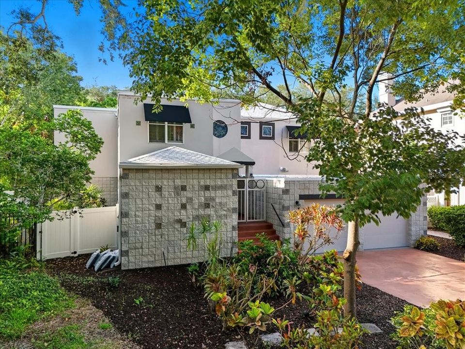 For Sale: $1,459,000 (4 beds, 3 baths, 4643 Square Feet)