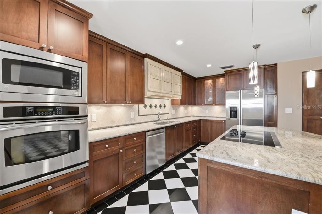 For Sale: $1,459,000 (4 beds, 3 baths, 4643 Square Feet)