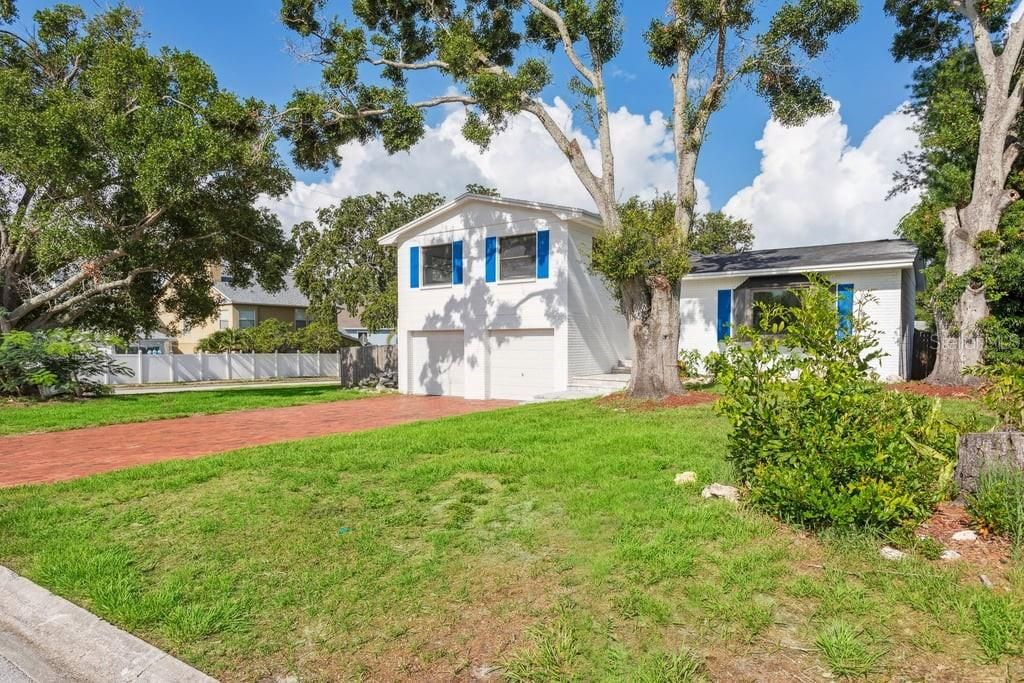 For Rent: $3,700 (3 beds, 3 baths, 1730 Square Feet)