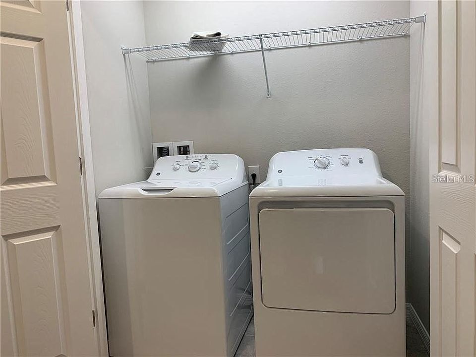 Под контрактом: $1,950 (3 спален, 2 ванн, 1374 Квадратных фут)